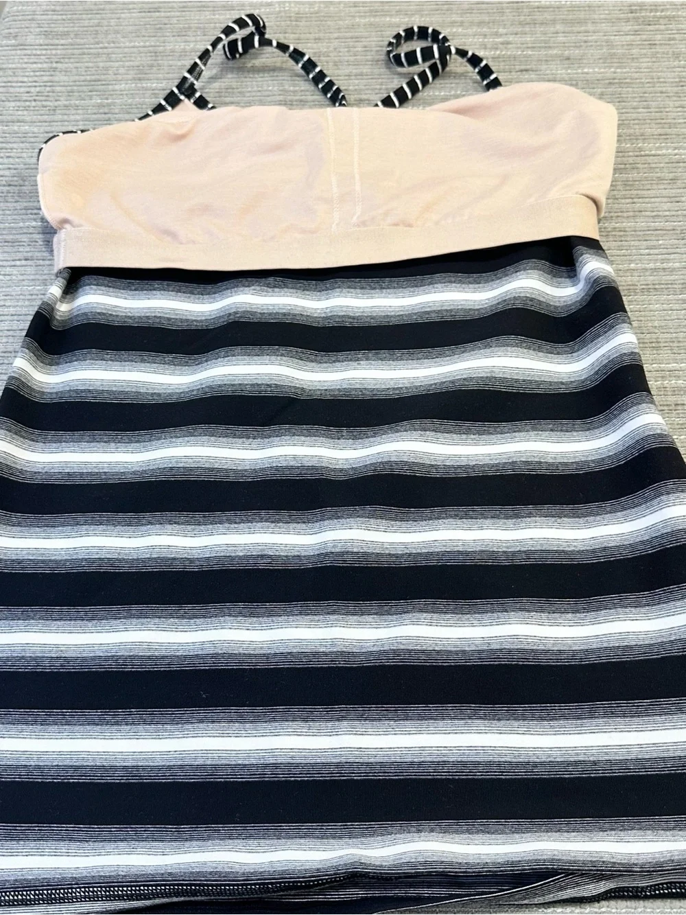 Lululemon Striped Knit Built-In Bra Camisole Tank Top Black Gray White Size 8 - Picture 6 of 7